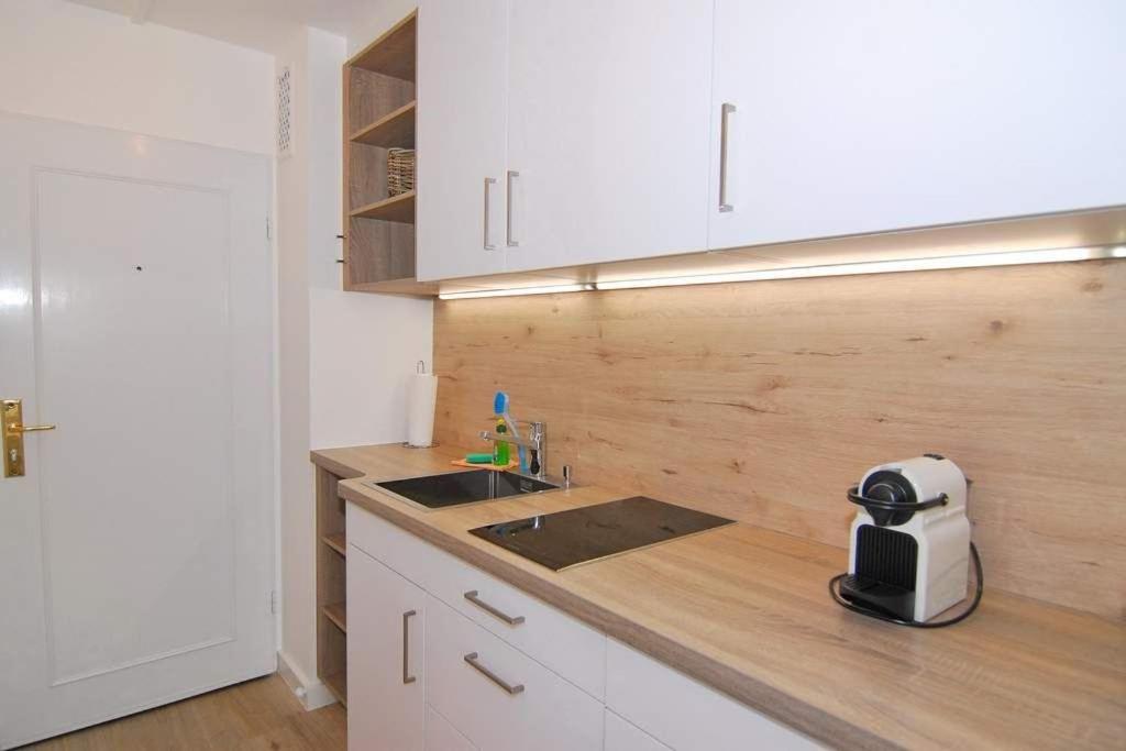 Apartment Metropol, Whg 230, Landseite, 9 Og